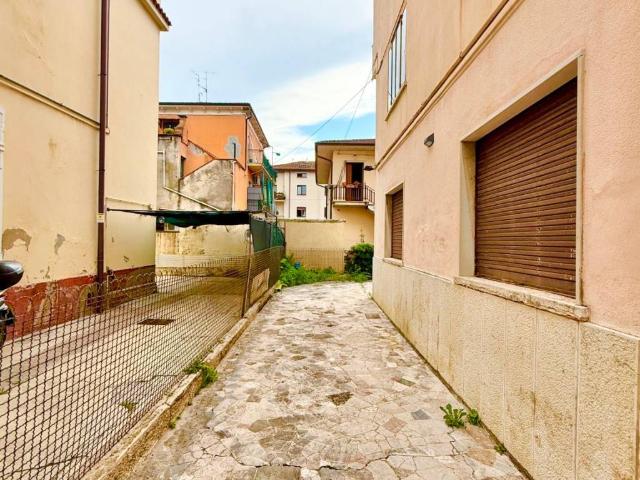 Palazzo / Stabile in vendita a Verona VR