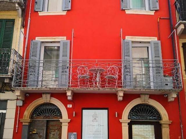 Palazzo / Stabile in vendita a Verona VR