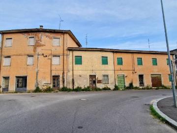 Palazzo / Stabile in vendita a Verona VR