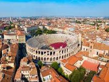 Palazzo / Stabile in vendita a Verona VR