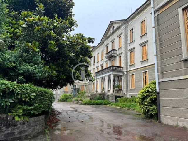 Palazzo / Stabile in vendita a Verbania VB