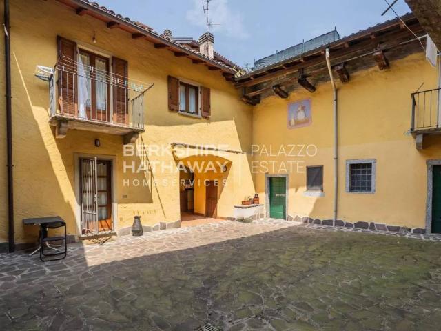 Palazzo / Stabile in vendita a Verbania VB
