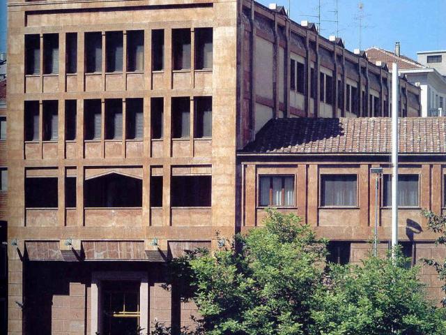 Palazzo / Stabile in vendita a Vercelli VC