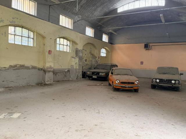 Palazzo / Stabile in vendita a Vercelli VC