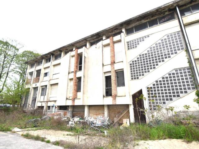 Palazzo / Stabile in vendita a Vercelli VC