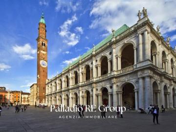 Palazzo / Stabile in vendita a Vicenza VI