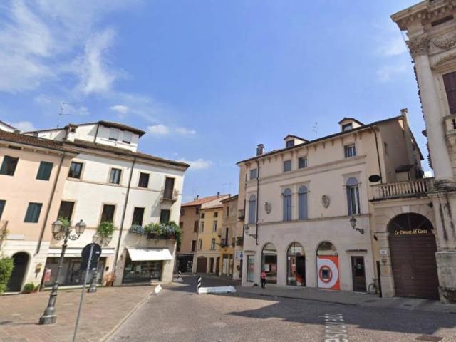 Palazzo / Stabile in vendita a Vicenza VI