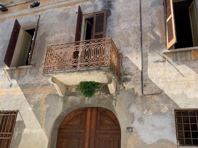 Palazzo / Stabile in vendita a Viadana MN