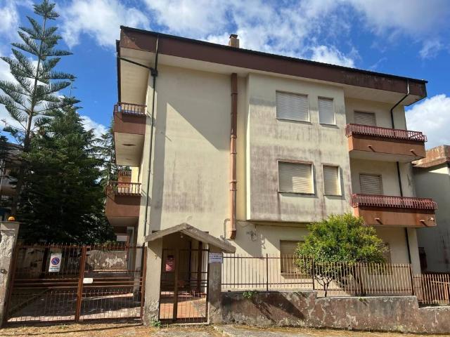 Palazzo / Stabile in vendita a Vibo Valentia VV