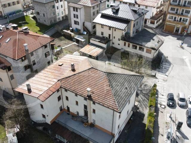 Palazzo / Stabile in vendita a Vigo di Cadore BL