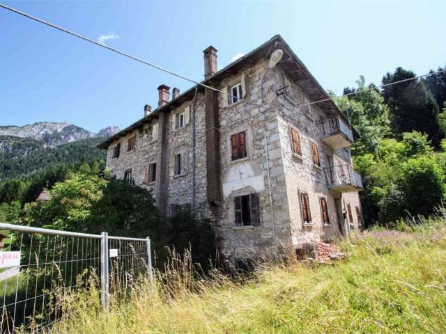 Palazzo / Stabile in vendita a Vigo di Cadore BL