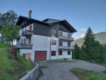 Palazzo / Stabile in vendita a Vigo di Cadore BL