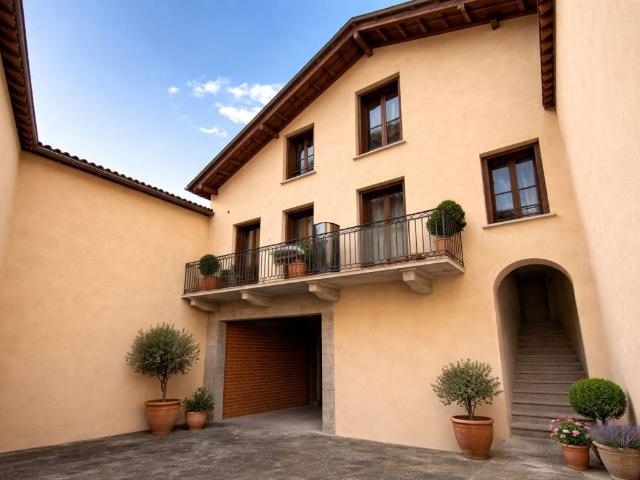 Palazzo / Stabile in vendita a Vigone TO