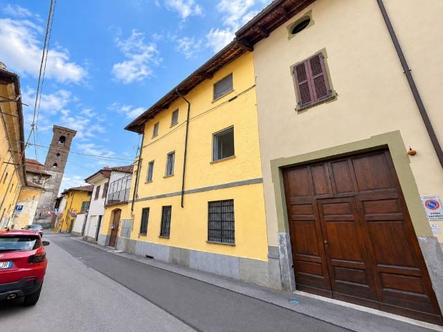 Palazzo / Stabile in vendita a Vigone TO