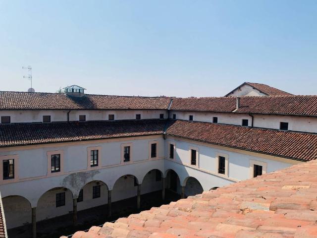 Palazzo / Stabile in vendita a Vigevano PV