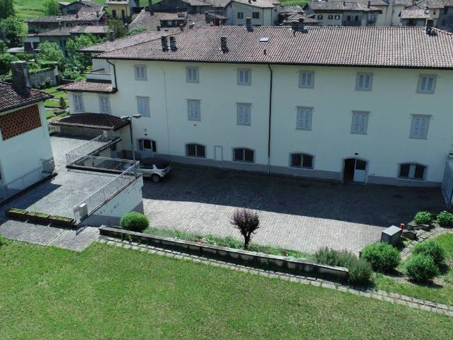 Palazzo / Stabile in vendita a Villa d'Ogna BG