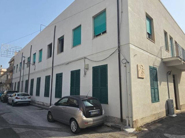 Palazzo / Stabile in vendita a Villafranca Tirrena ME