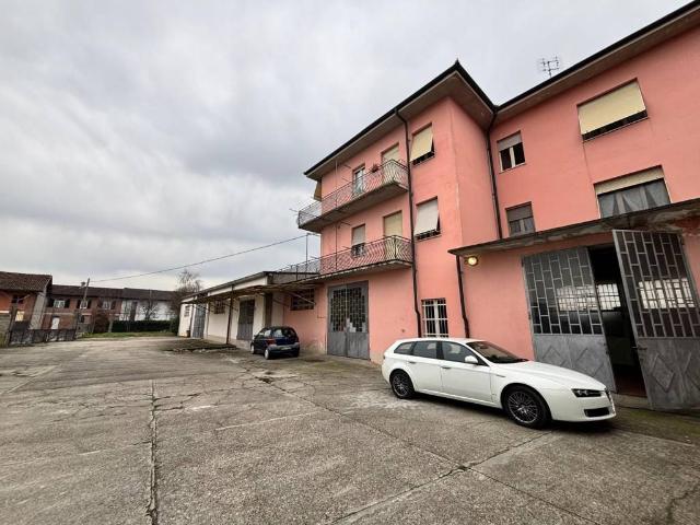 Palazzo / Stabile in vendita a Villanova Solaro CN