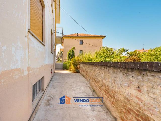 Palazzo / Stabile in vendita a Villastellone TO