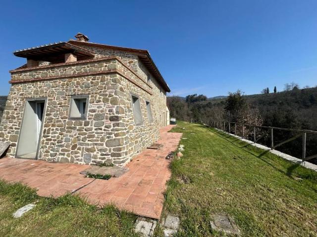 Palazzo / Stabile in vendita a Vinci FI