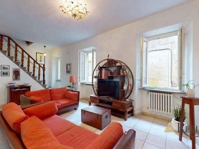 Palazzo / Stabile in vendita a Viterbo VT
