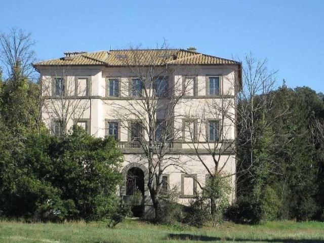 Palazzo / Stabile in vendita a Viterbo VT