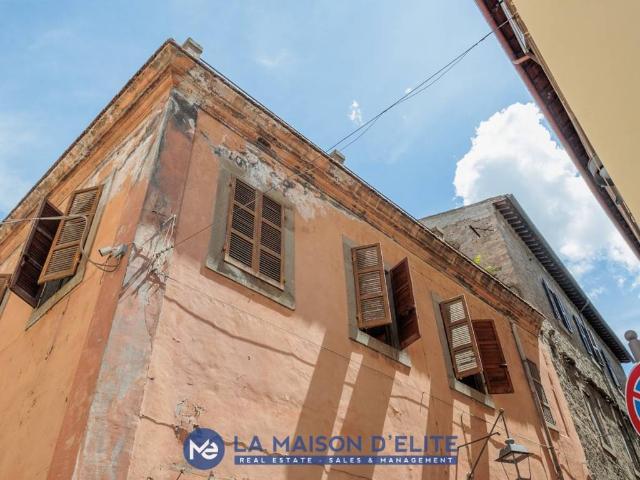 Palazzo / Stabile in vendita a Viterbo VT