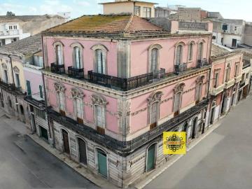 Palazzo / Stabile in vendita a Vittoria RG