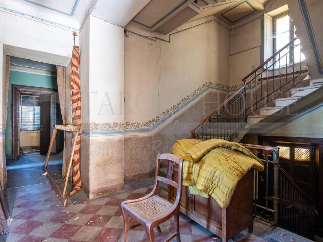 Palazzo / Stabile in vendita a Zelbio CO