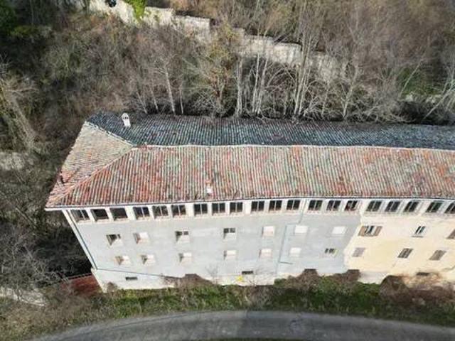 Palazzo / Stabile in vendita a Zocca MO