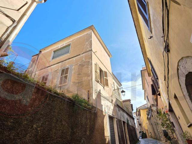 Palazzo storico in vendita a Priverno