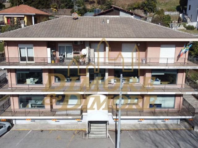 Palazzo Strada Statale 34 del Lago Maggiore 284a 34 vani 1040mq
