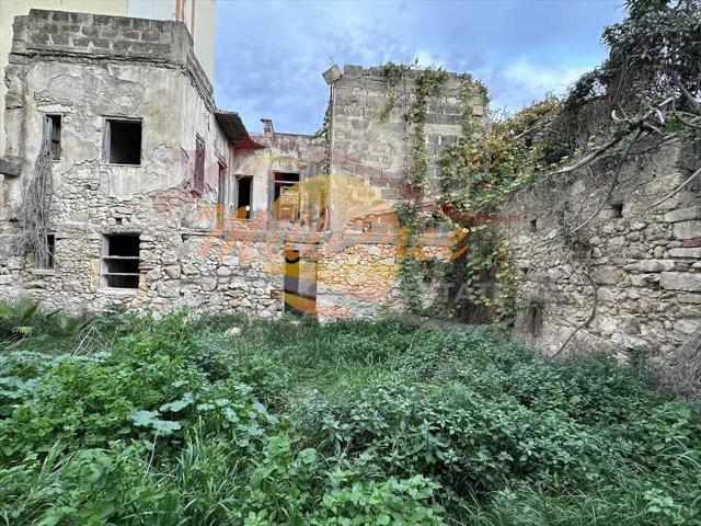 Palazzo VIA VENEZIA 84 10 vani 260mq