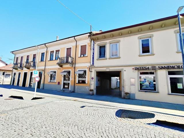 Palazzo Via C. Cravero 70 7 vani 130mq
