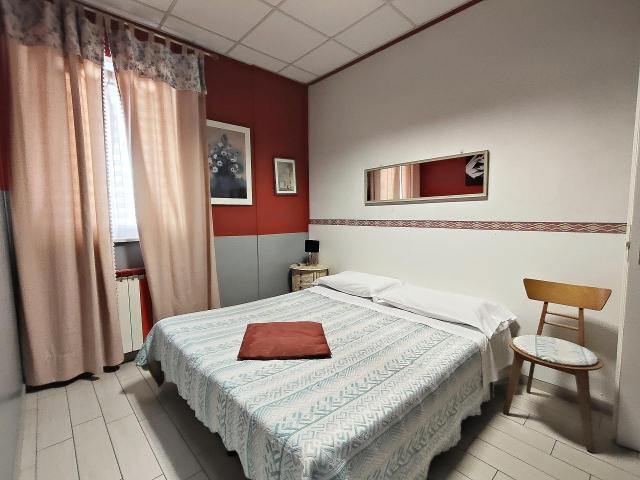Palazzo Via C. Cravero 70 7 vani 130mq
