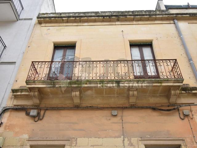 Palazzo Via Gorizia 35 12 vani 250mq