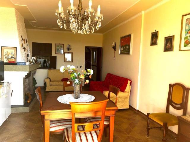 Palazzo Via Oliveti 20 7 vani 150mq
