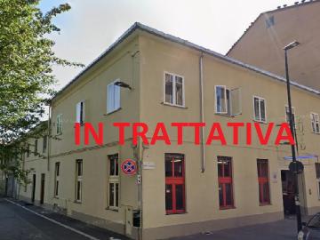 Palazzo 20 vani 740mq