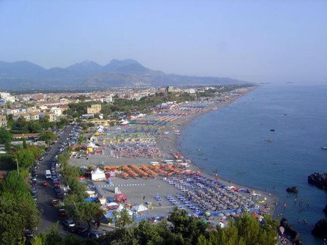 Palazzo 70 vani 7230mq