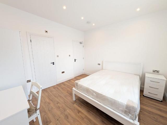 Palermo Road, Willesden Junction NW10 3 bed house of multiple occupation to rent £1,150 pcm £265 pw