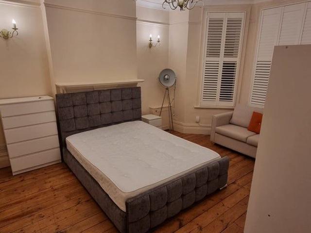 Palewell Park, London SW14, 2 bed shared accommodation to rent, £1,250 pcm | PrimeLocation