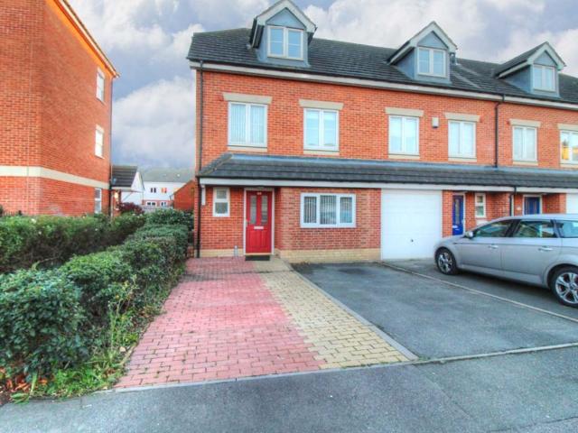 Palgrave Road, Bedford MK42, 4 bed end terrace house to rent, £1,500 pcm | PrimeLocation