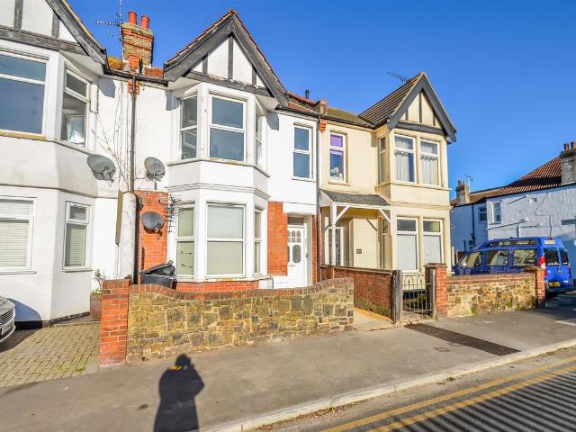 Pall Mall, Leigh On Sea SS9, 2 bed flat to rent, £1,395 pcm | PrimeLocation