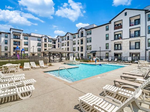Palladium City Skyline 2 Bedroom Apartment for Rent at 4909 E Lancaster Ave, Fort Worth, TX 76103 Central Meadowbrook