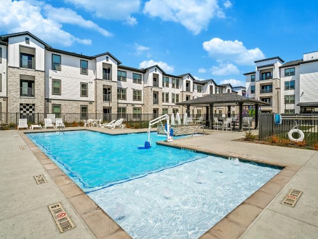 Palladium City Skyline 3 Bedroom Apartment for Rent at 4909 E Lancaster Ave, Fort Worth, TX 76103 Central Meadowbrook