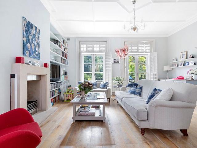 Palliser Road, W14 2 bed flat to rent £4,312 pcm £995 pw