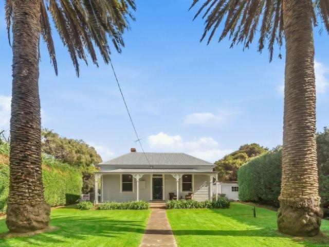 Palm Cottage Timeless Character in the Heart of Port Fairy