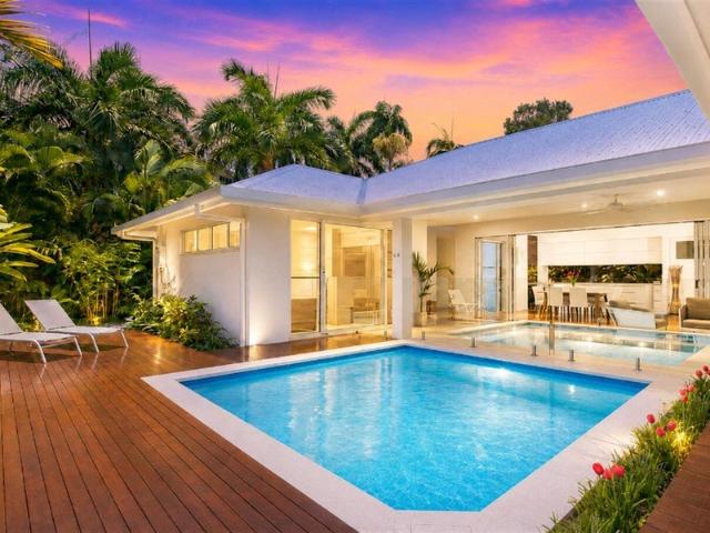 PALM COVE EXECUTIVE RETREAT