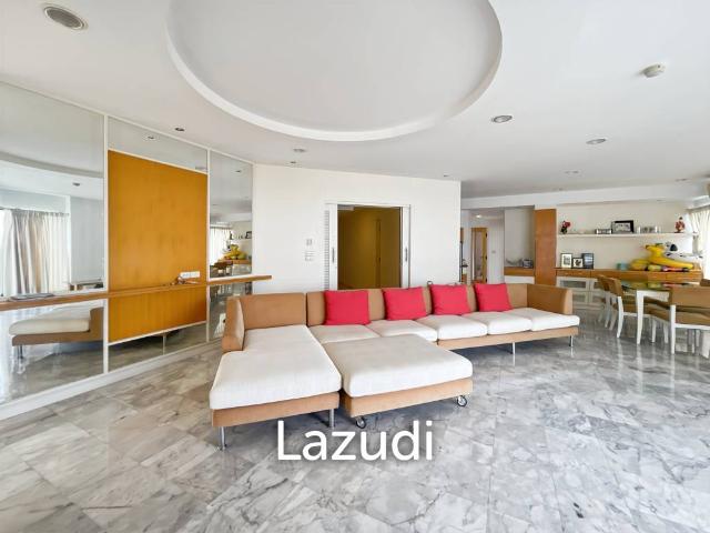 Palm Pavillion: Beachfront Sea Views Condo