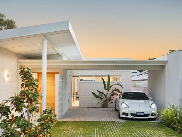 Palm Springs in Peppermint Grove